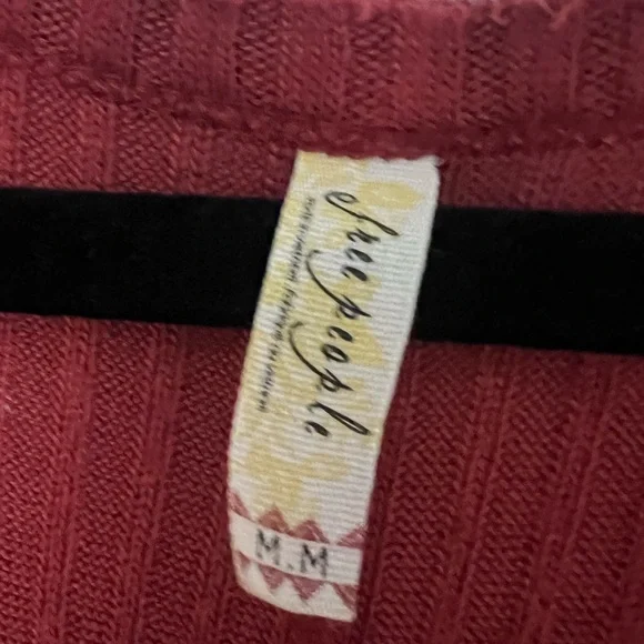 Free People Rust Waffle Knit Shirt Size Medium - Picture 3 of 3